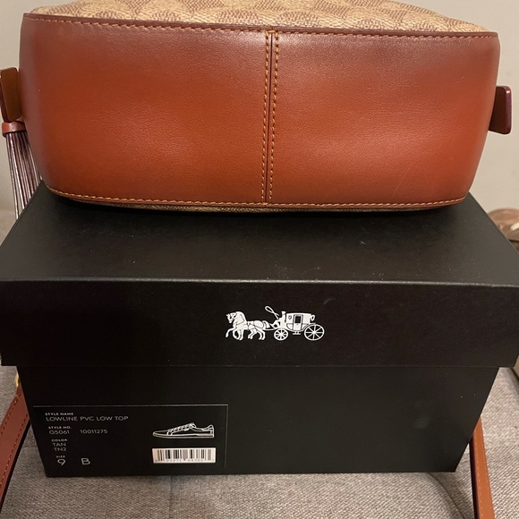 Signature Coach crossbody - Picture 5 of 7